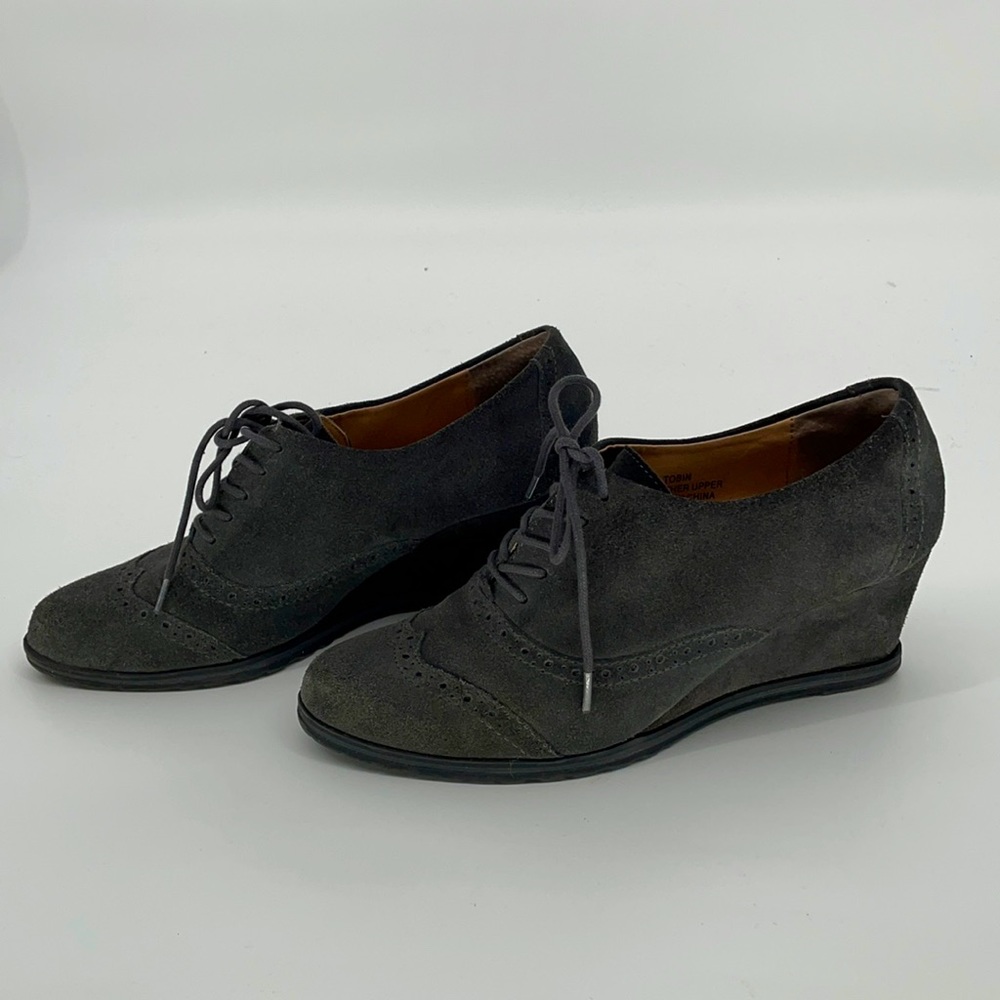 Ellen Tracy Gray Suede Lace-Up Wedge Oxfords